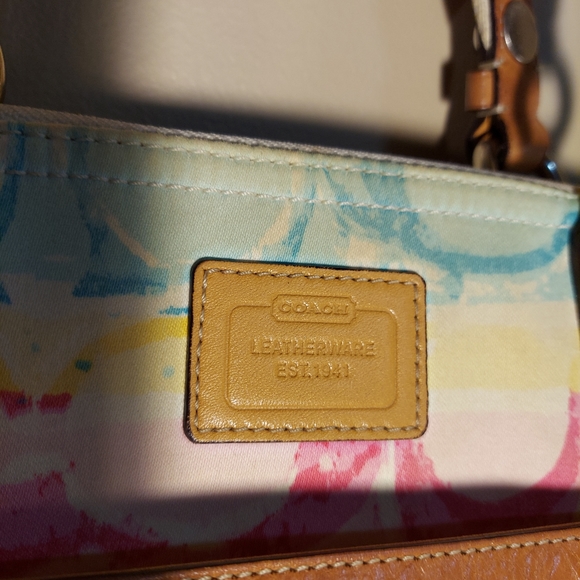 Coach purse - Picture 3 of 8